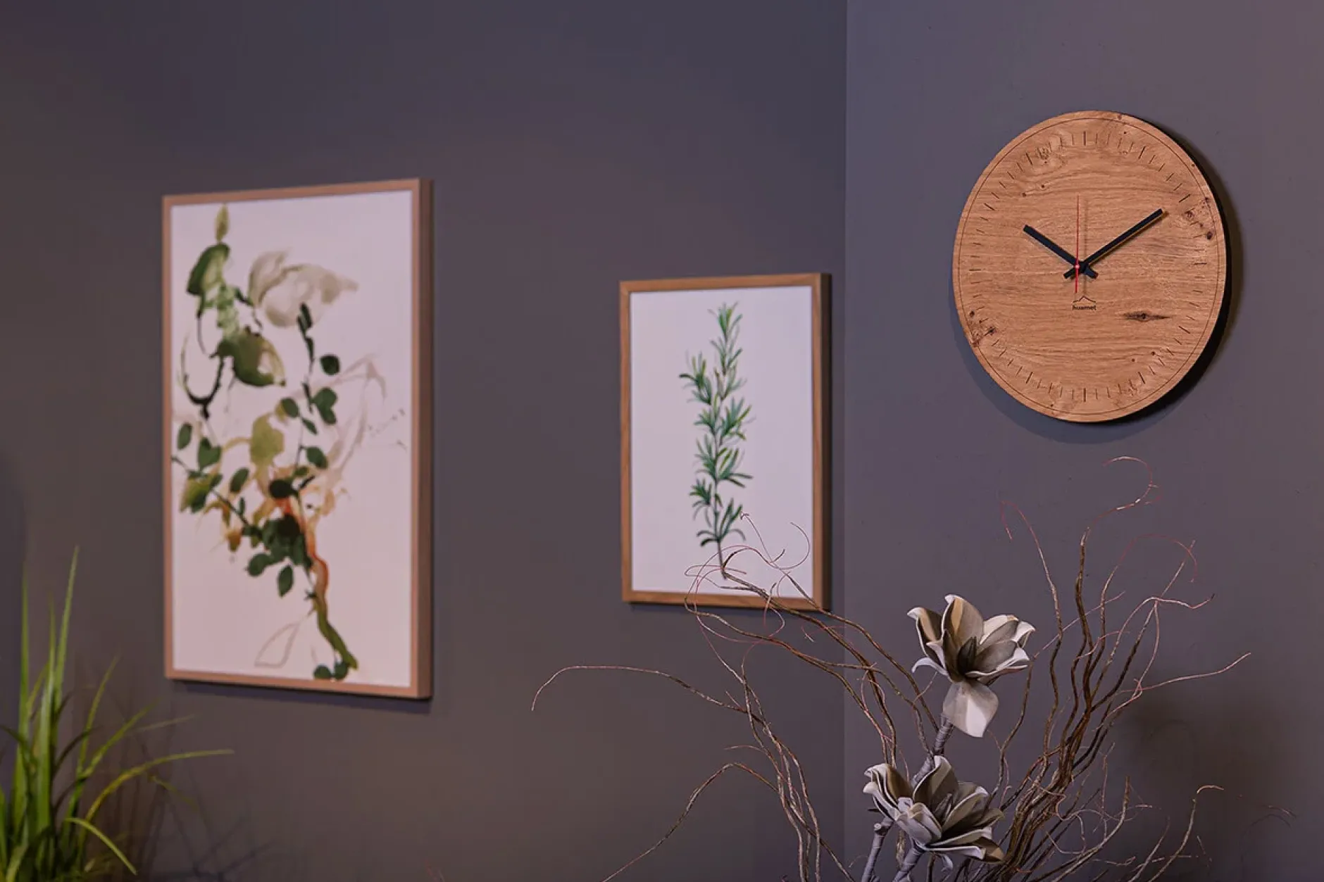Design Wanduhr 'Akkuhrat Eiche rund'