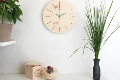 Design Wanduhr 'Azuhr Zirbe rund'
