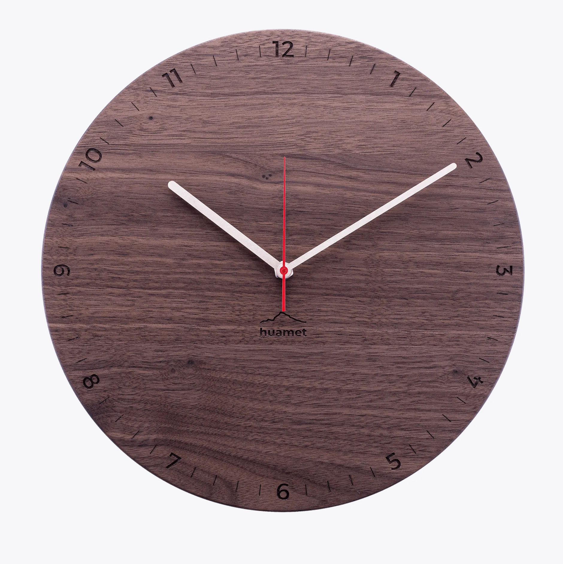 Design Wanduhr 'Bergtouhr Nuss rund'