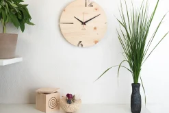 Design Wanduhr 'Puhr Zirbe rund'