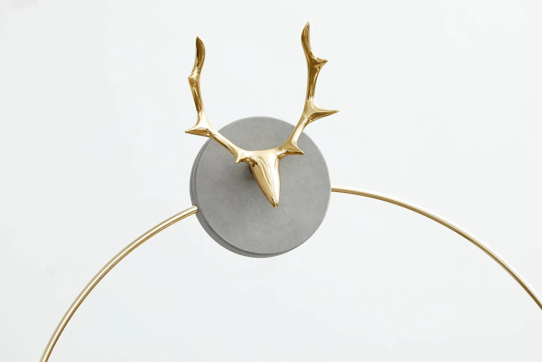 Design Wanduhr 'THE BLACK ANTLER.'