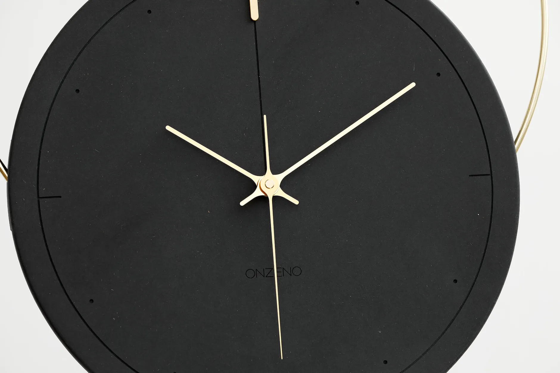 Design Wanduhr 'THE BLACK ANTLER.'
