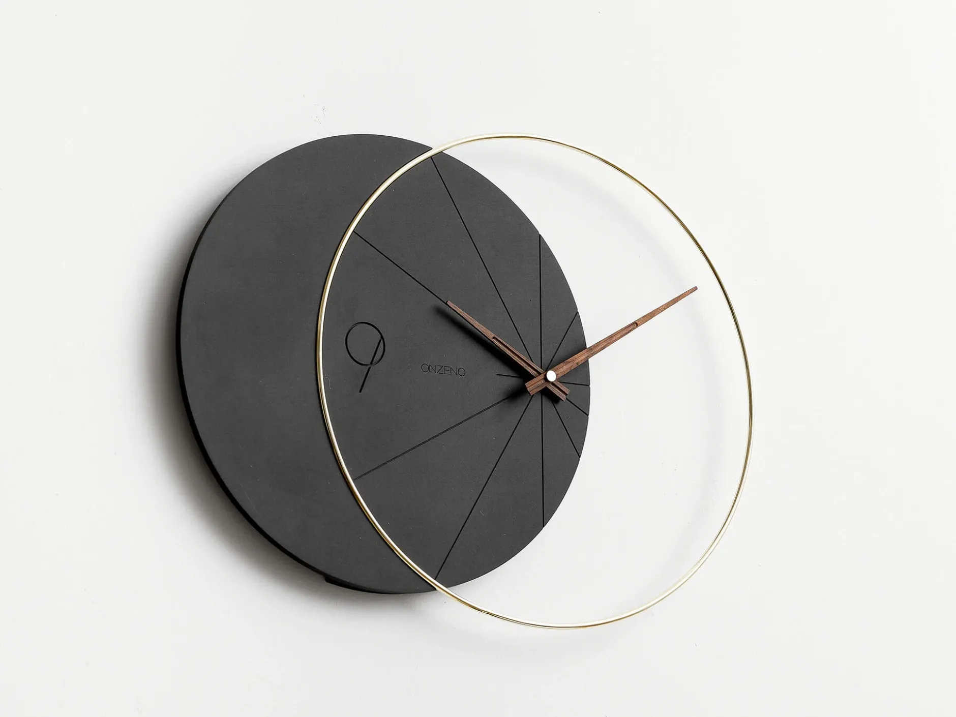 Design Wanduhr 'THE BLACK MOON.'
