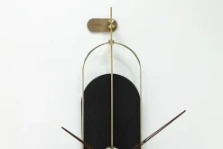 Design Wanduhr 'THE BLACK PLANET.'