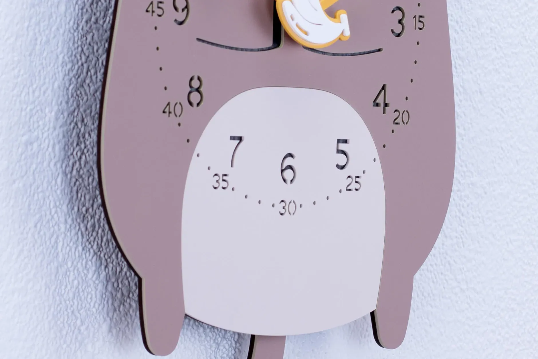 Design Wanduhr 'THE CHEEKY.'