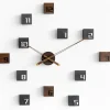 Design Wanduhr 'THE COMPLEX.'