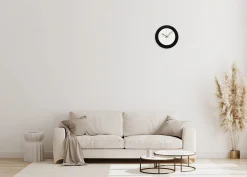 Design Wanduhr 'THE CONFIDENT.'