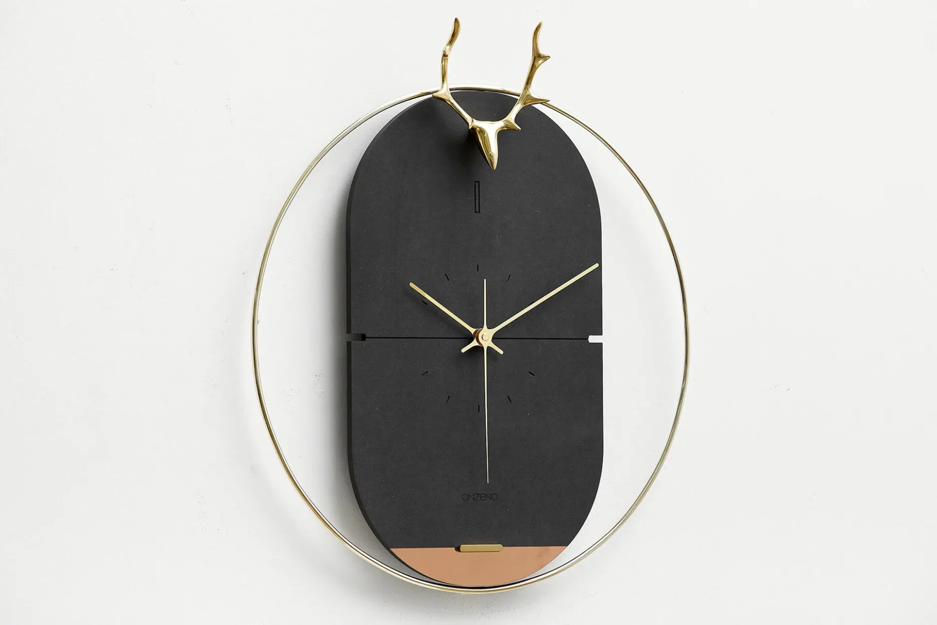 Design Wanduhr 'THE DARK SKY.'