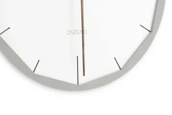 Design Wanduhr 'THE EDGY.'