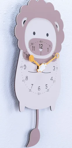 Design Wanduhr 'THE FURRY.'