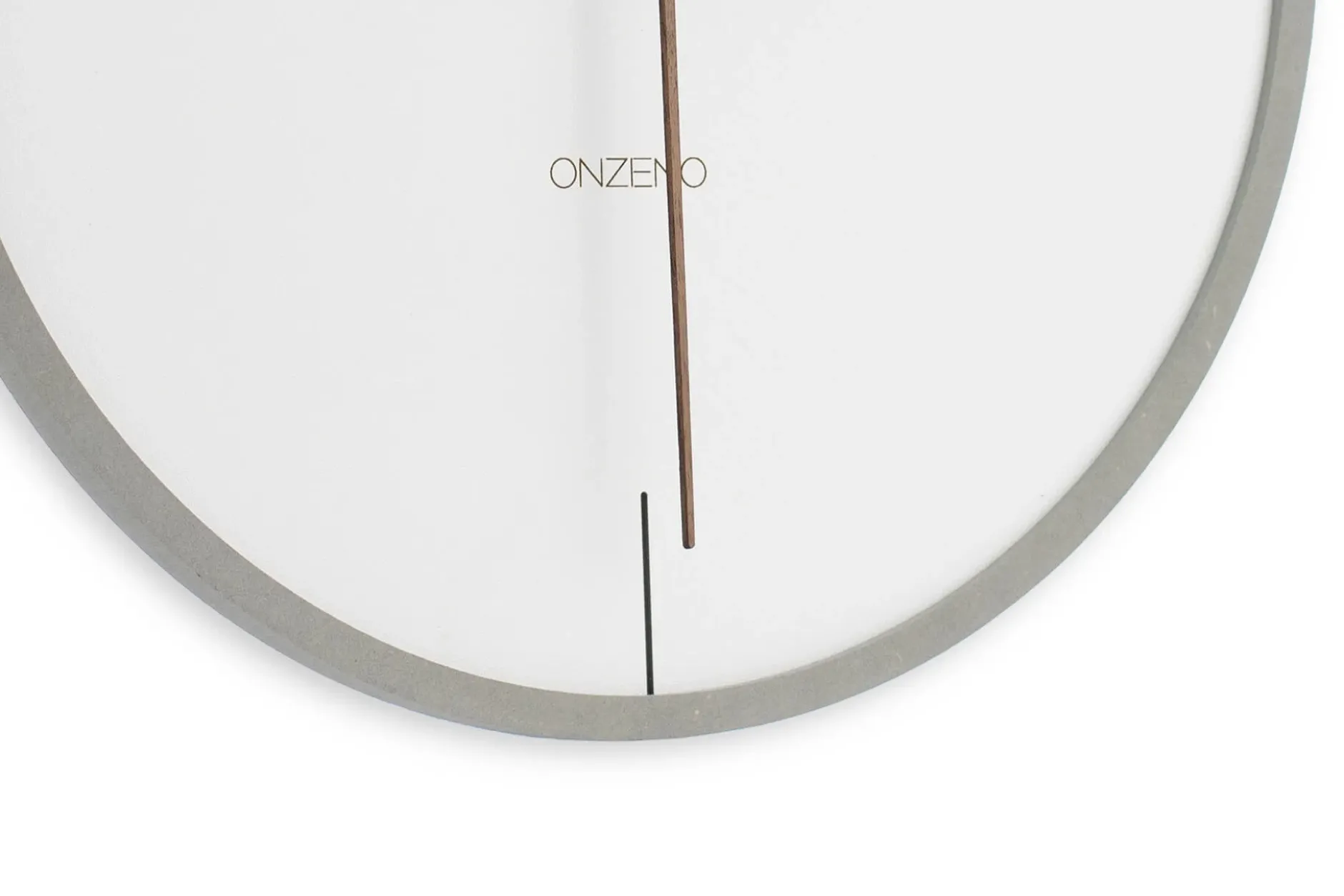 Design Wanduhr 'THE MATURE.'