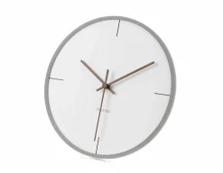 Design Wanduhr 'THE MATURE.'
