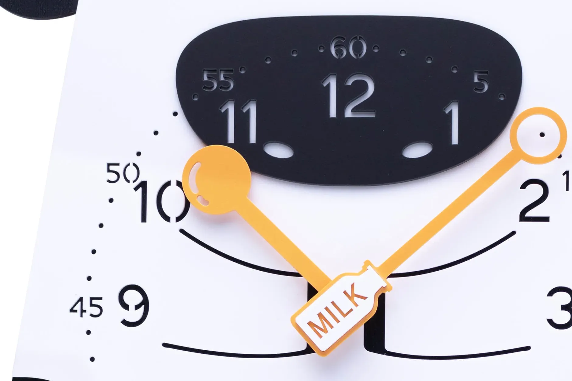 Design Wanduhr 'THE MILKY.'
