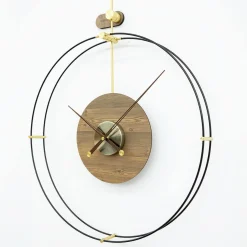 Design Wanduhr 'THE MOON.'