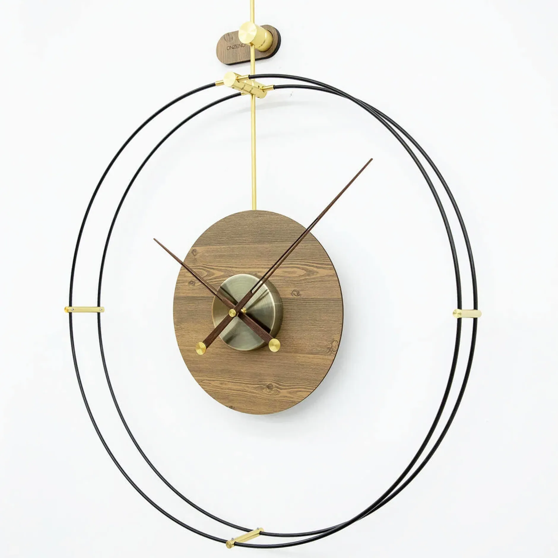 Design Wanduhr 'THE MOON.'