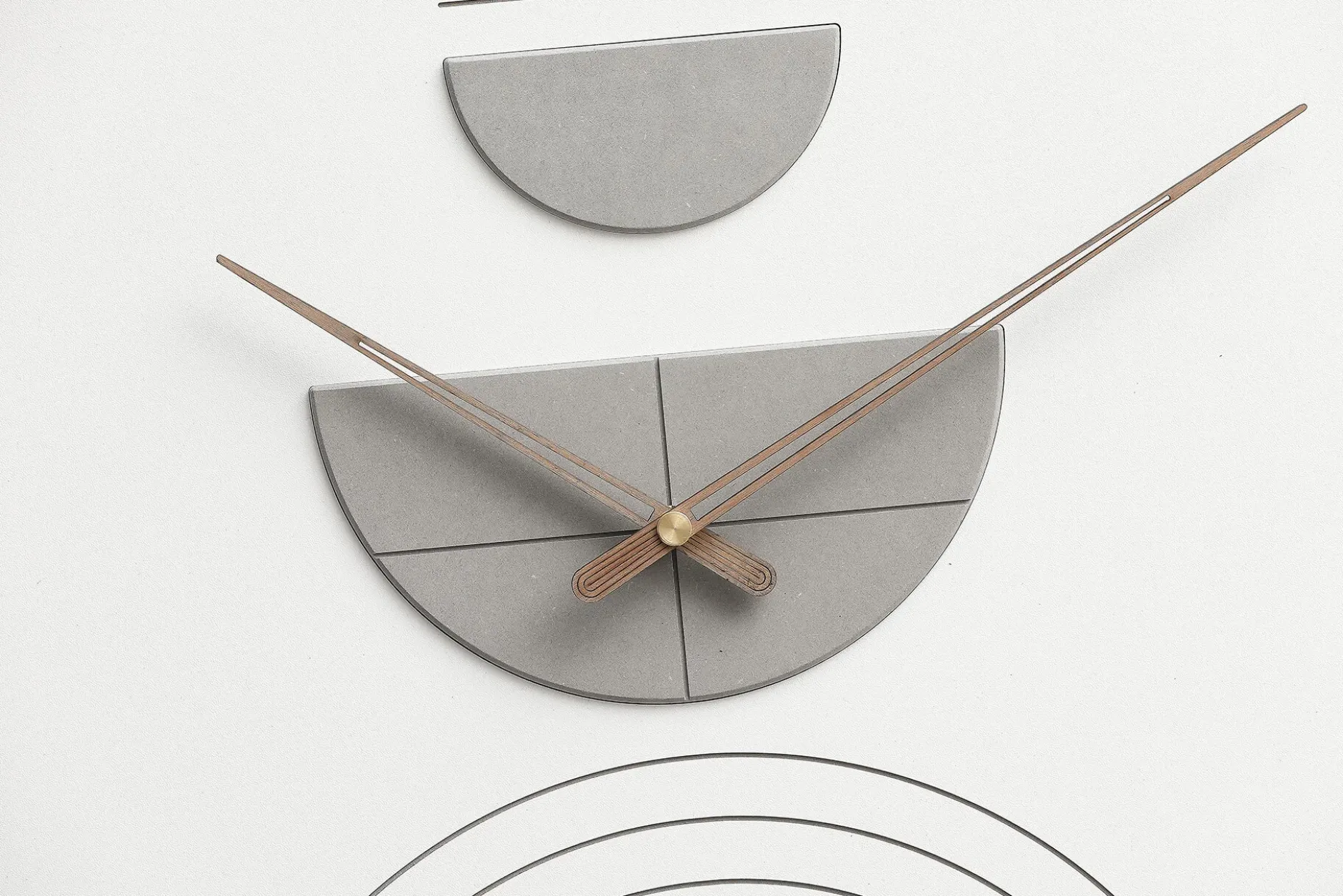 Design Wanduhr 'THE ORNAMENTAL.'