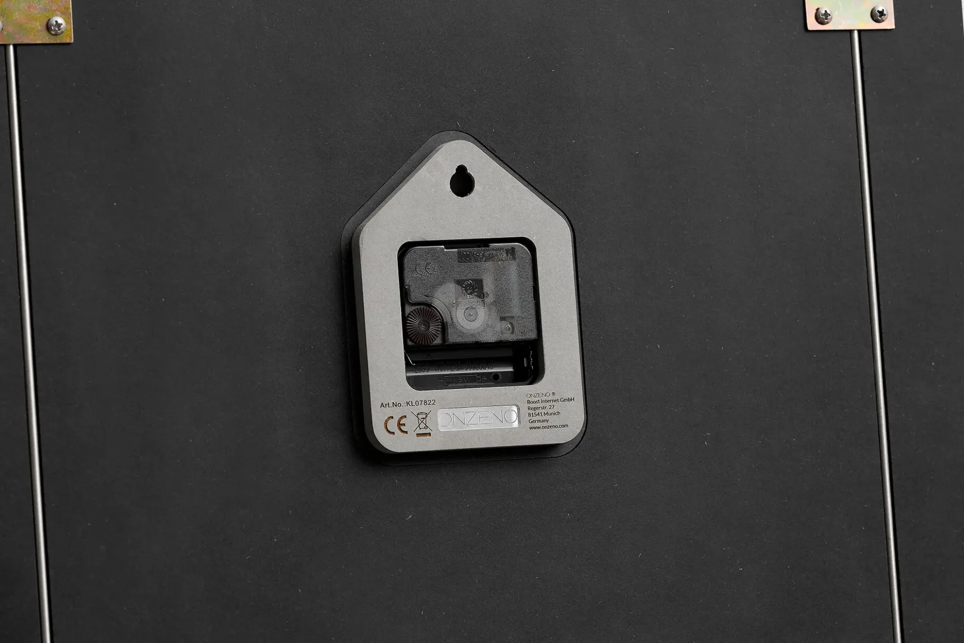 Design Wanduhr 'THE ORNAMENTAL.'