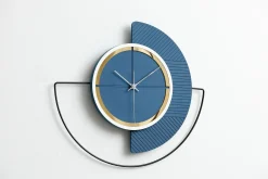 Design Wanduhr 'THE PASSENGER.'
