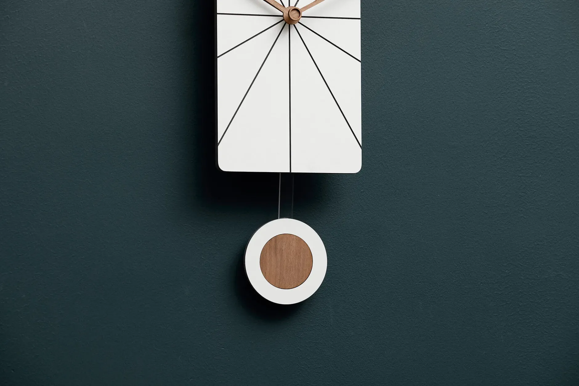 Design Wanduhr 'THE WHITE PENDULUM.'