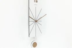 Design Wanduhr 'THE WHITE PENDULUM.'