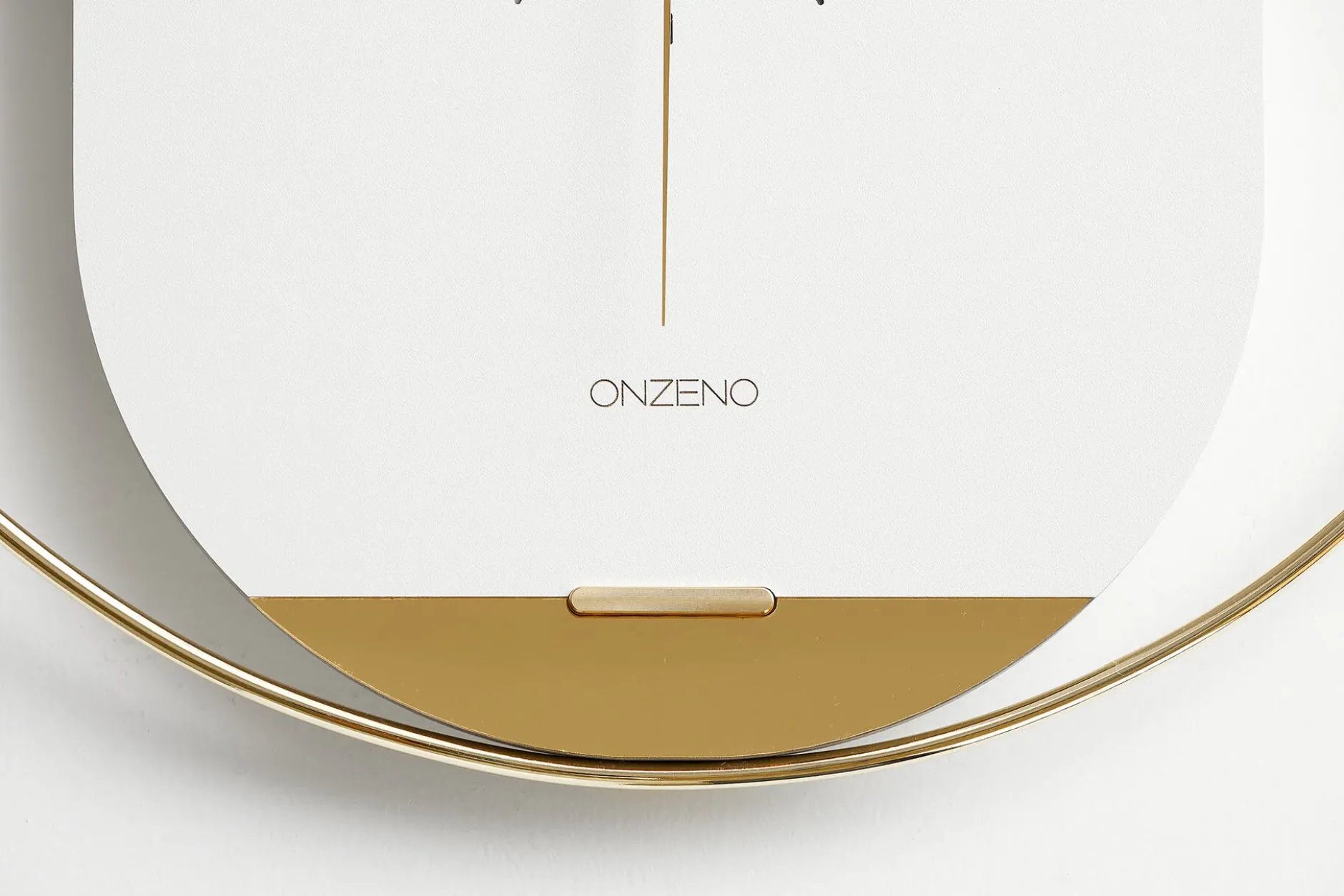 Design Wanduhr 'THE WHITE SKY.'