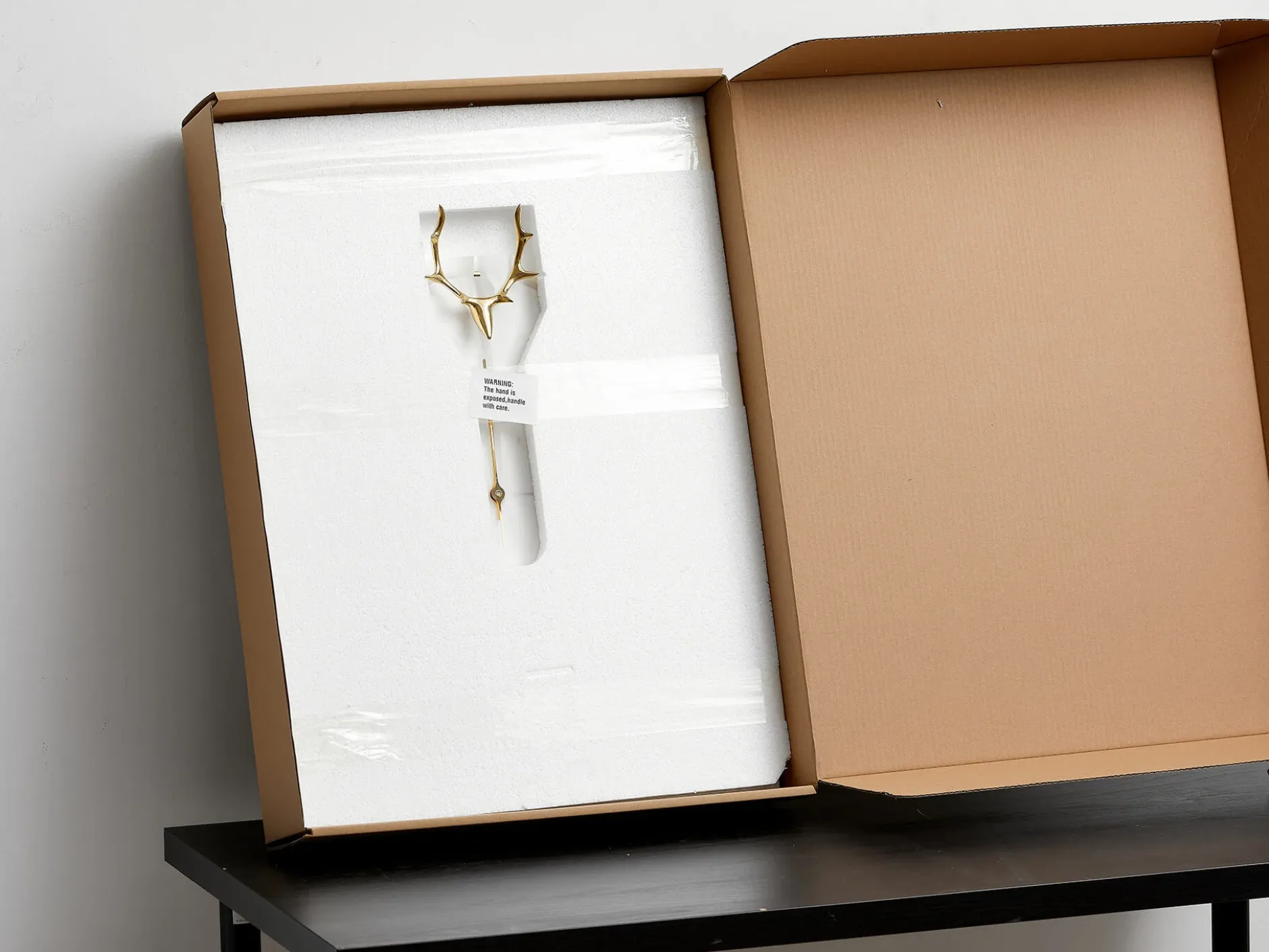 Design Wanduhr 'THE WHITE SKY.'