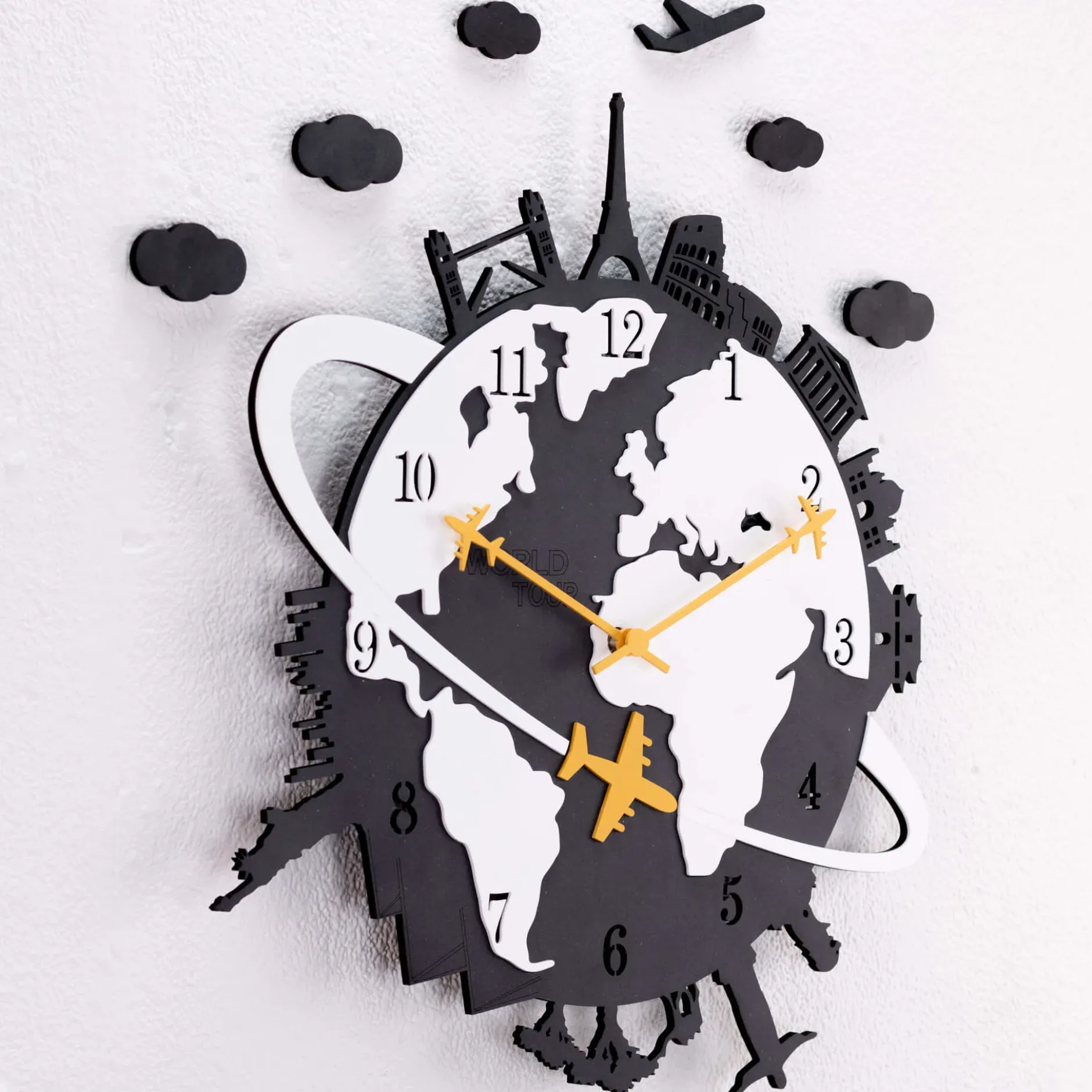 Design Wanduhr 'THE WORLDLY.'