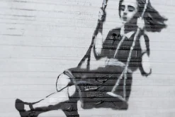 Handgemaltes Gemälde 'Banksy's Swinging Girl' 120x60cm | inkl. Echtheitszertifikat