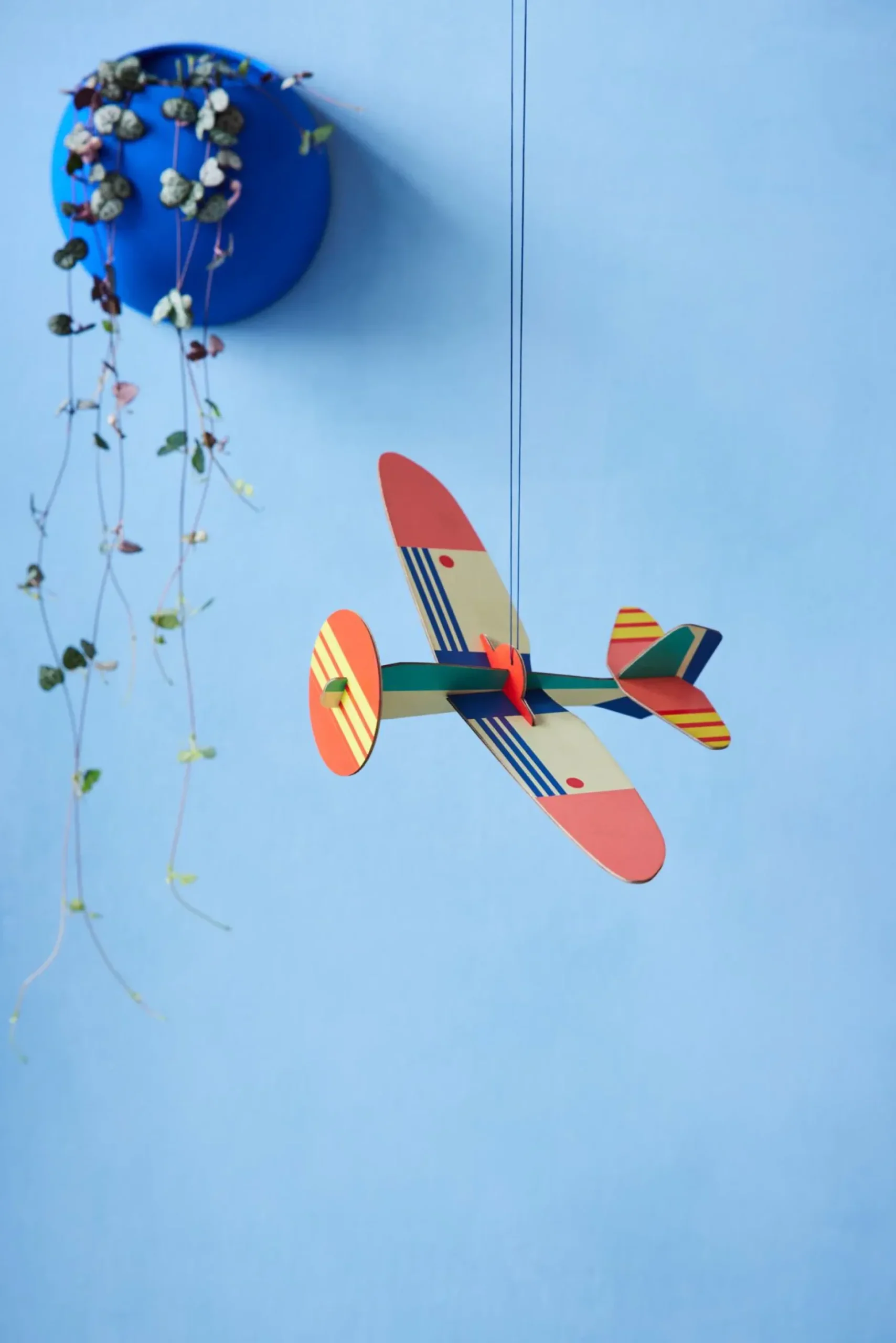 Hängende Deko 'Leuchtendes Flugzeug'