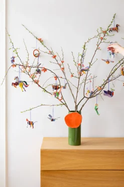 Hängende Deko 'Pudel aus Papier'