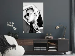 Kunstdruck auf Leinwand 'Stylish Lady Vertical'