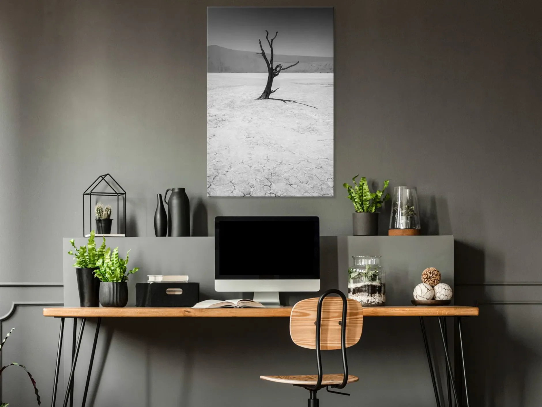 Kunstdruck auf Leinwand 'Tree in the Desert Vertical'