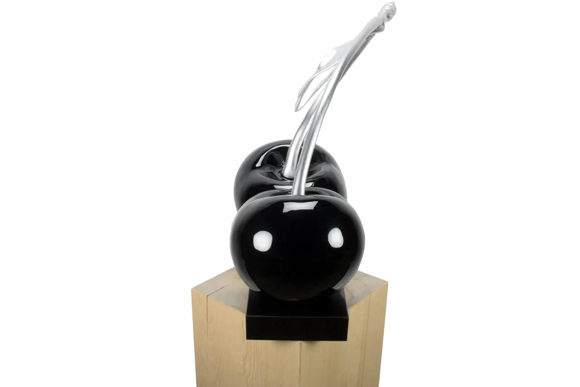 Kunststein Skulptur 'In Schwarz getaucht' 70x72x31cm