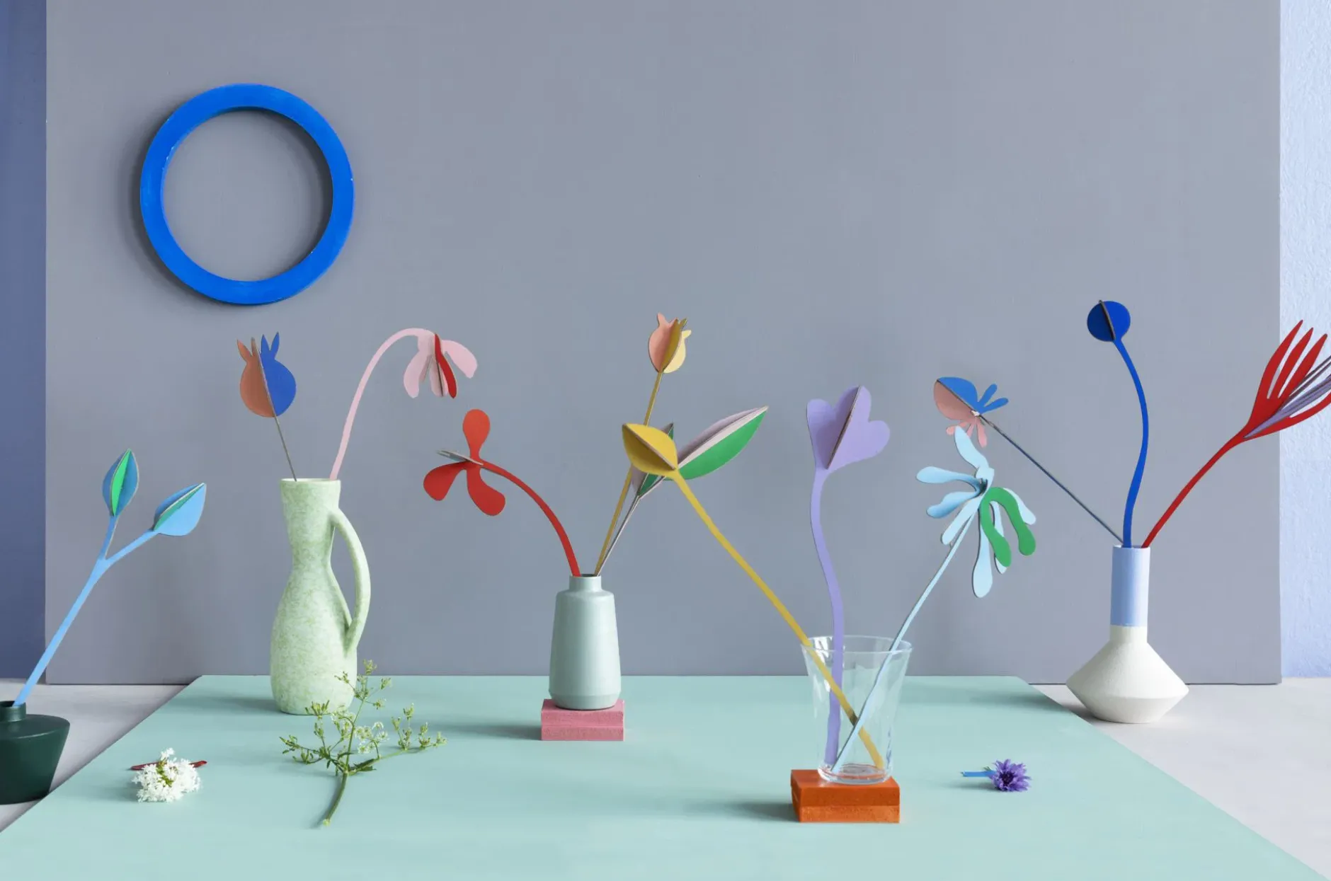 Papierskulptur 'Abstraktes Blumentrio'