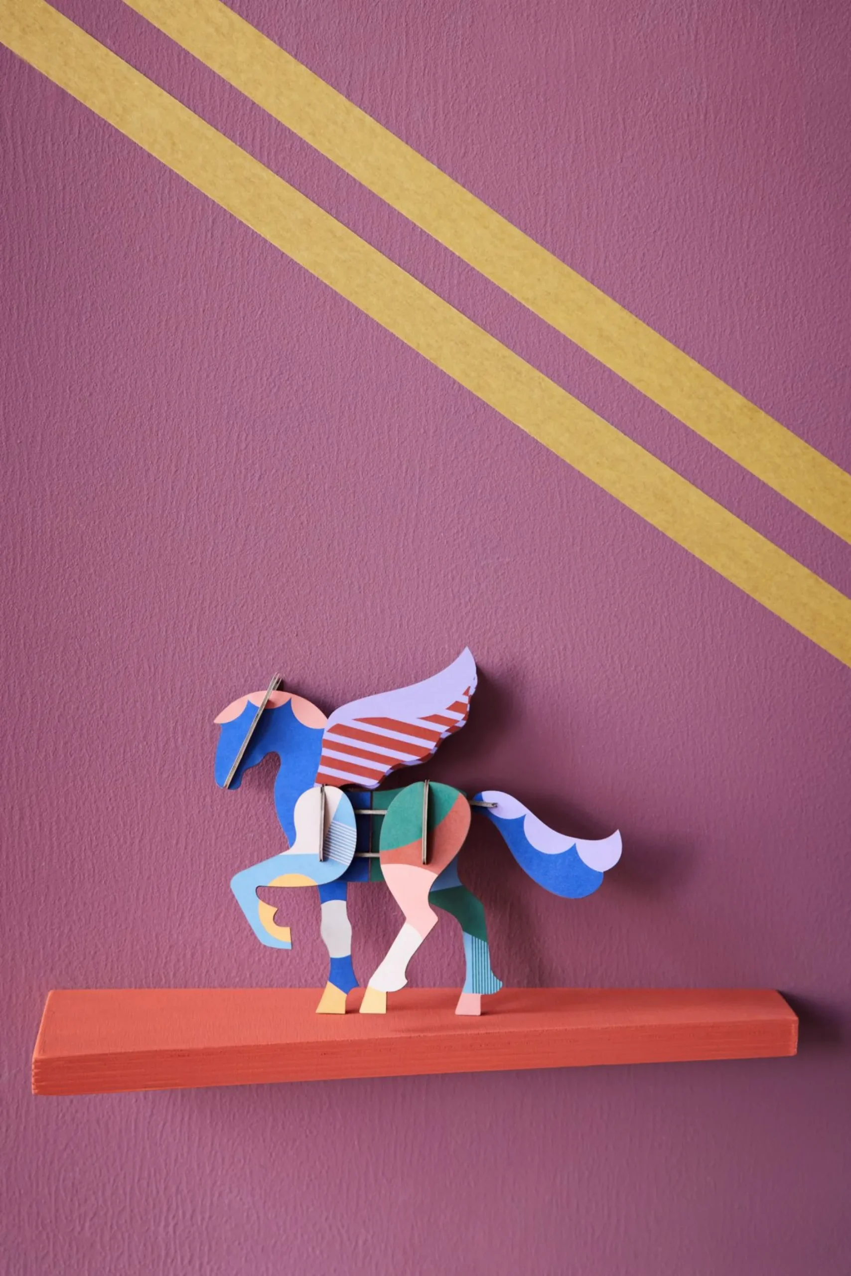 Papierskulptur 'Geflügelter Pegasus'