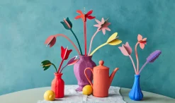 Papierskulptur 'Kräftige Blüte'