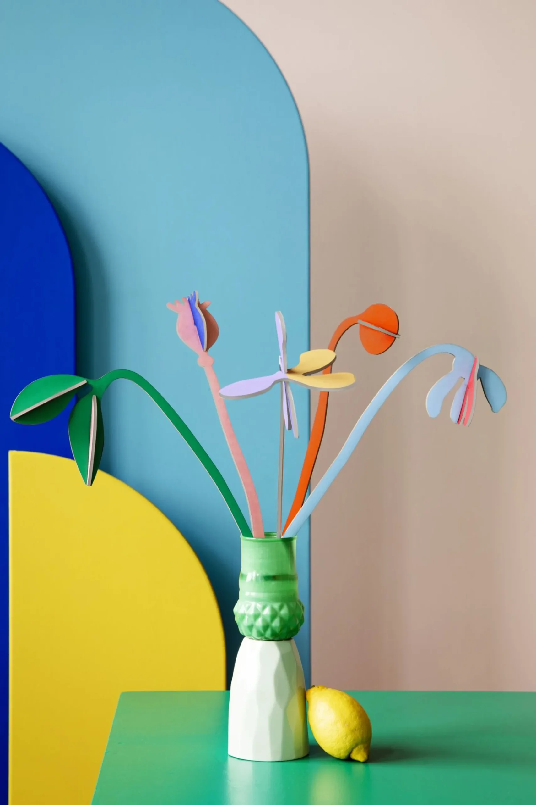 Papierskulptur 'Moderne Papierblumen'