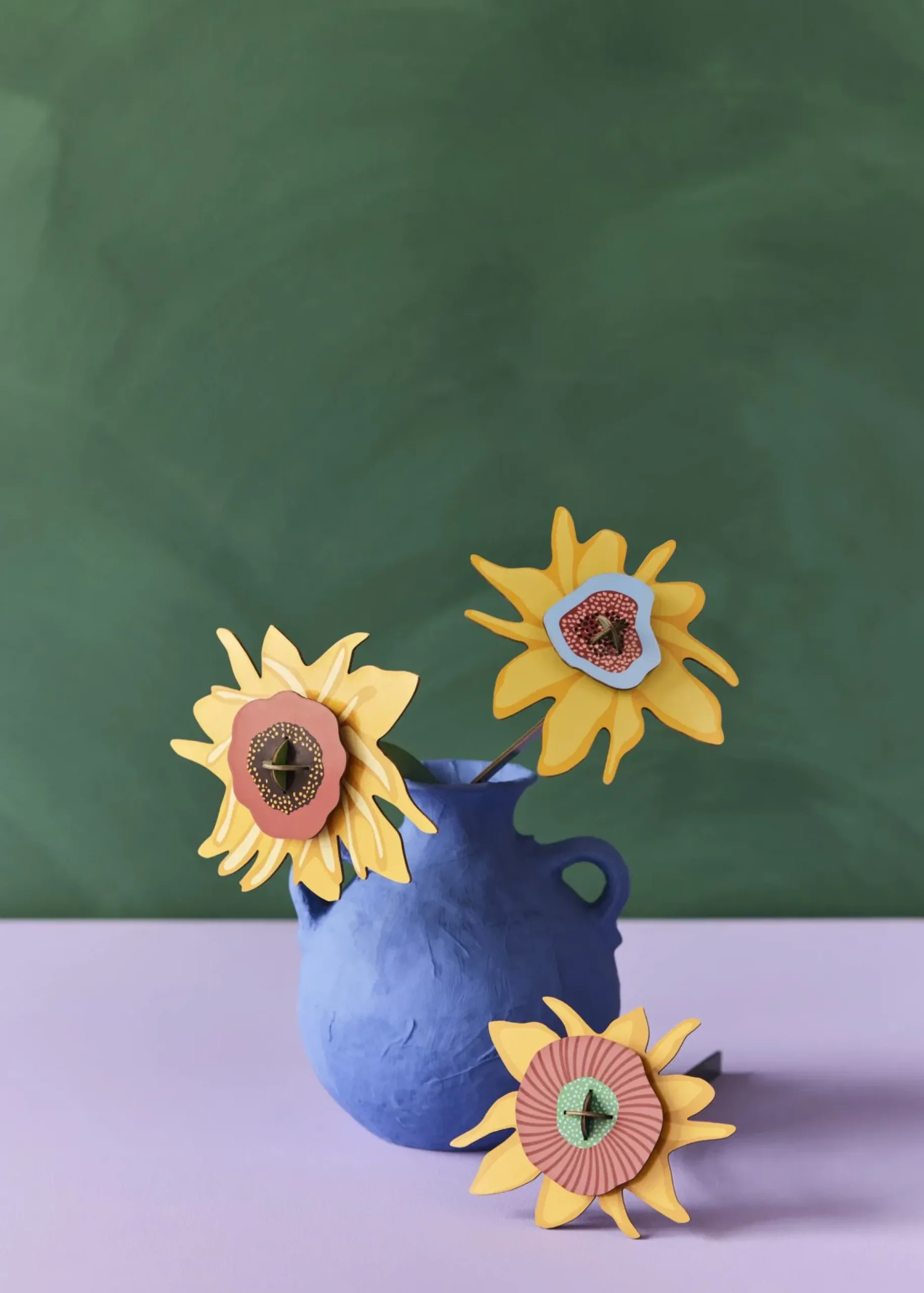 Papierskulptur 'Sonnenblumen-Trio'