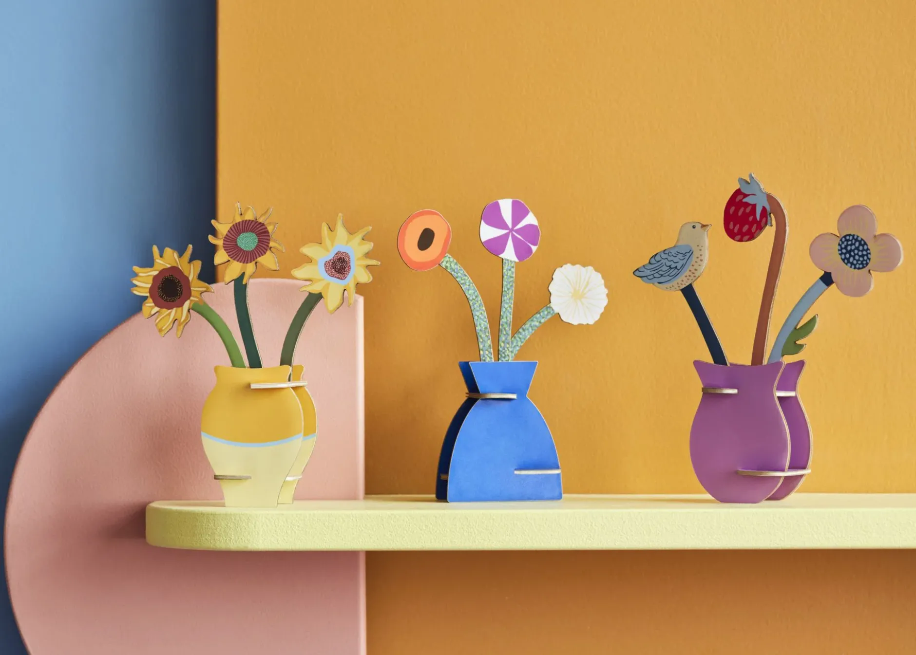 Papierskulptur 'Sonnige Sonnenblumenvase'