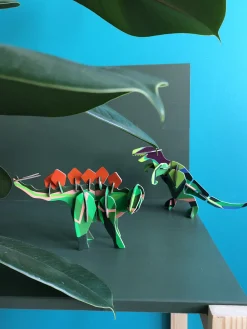 Papierskulptur 'Stachel-Dino'