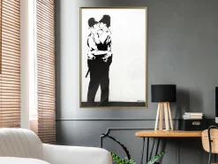 Poster 'Policemen Kissing'