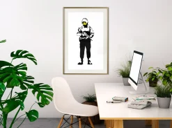 Poster 'Smiling Policeman'