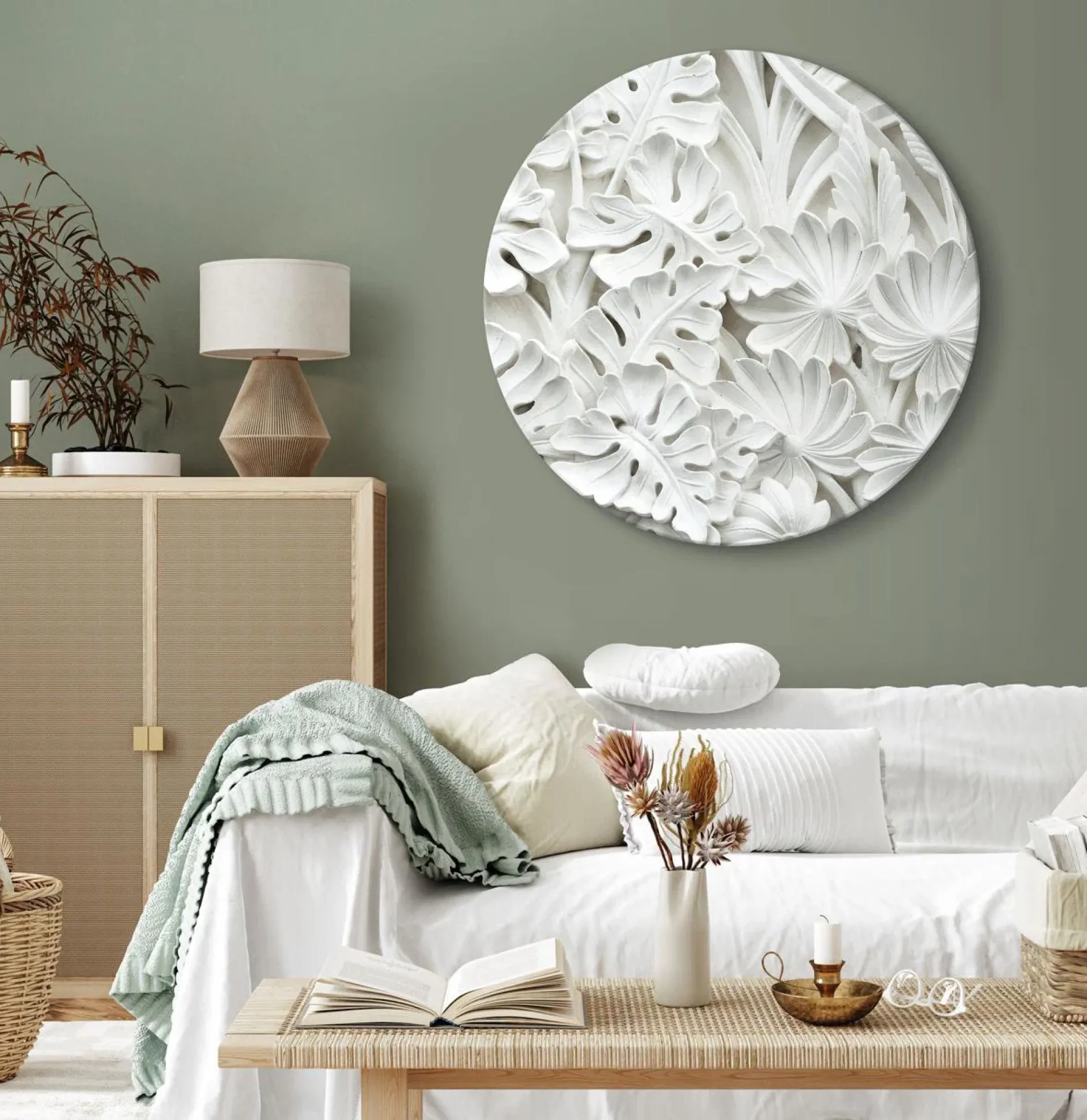 Rundes Bild 'Stone Leaf Carvings'