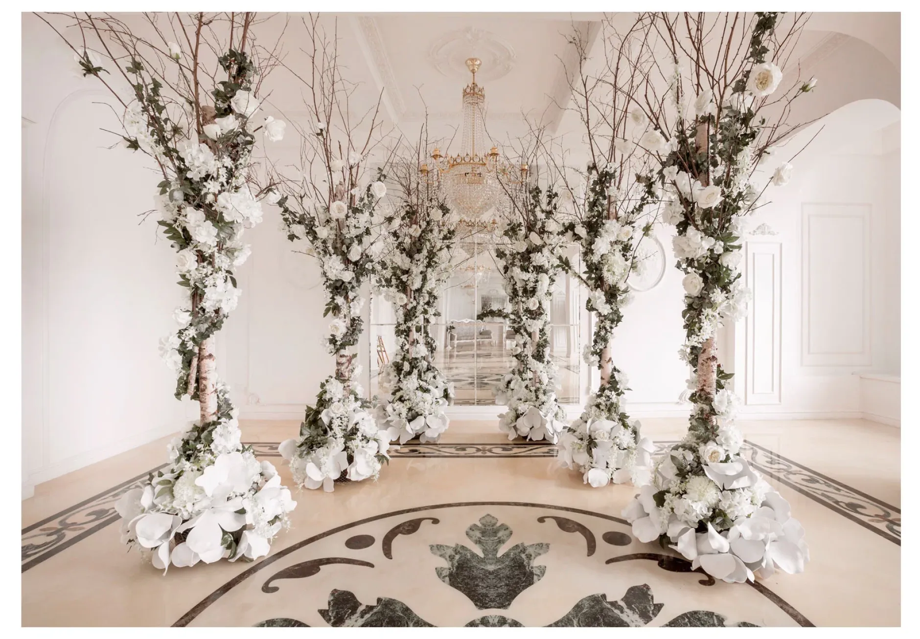 Selbstklebende Tapete 'Flower Chamber'