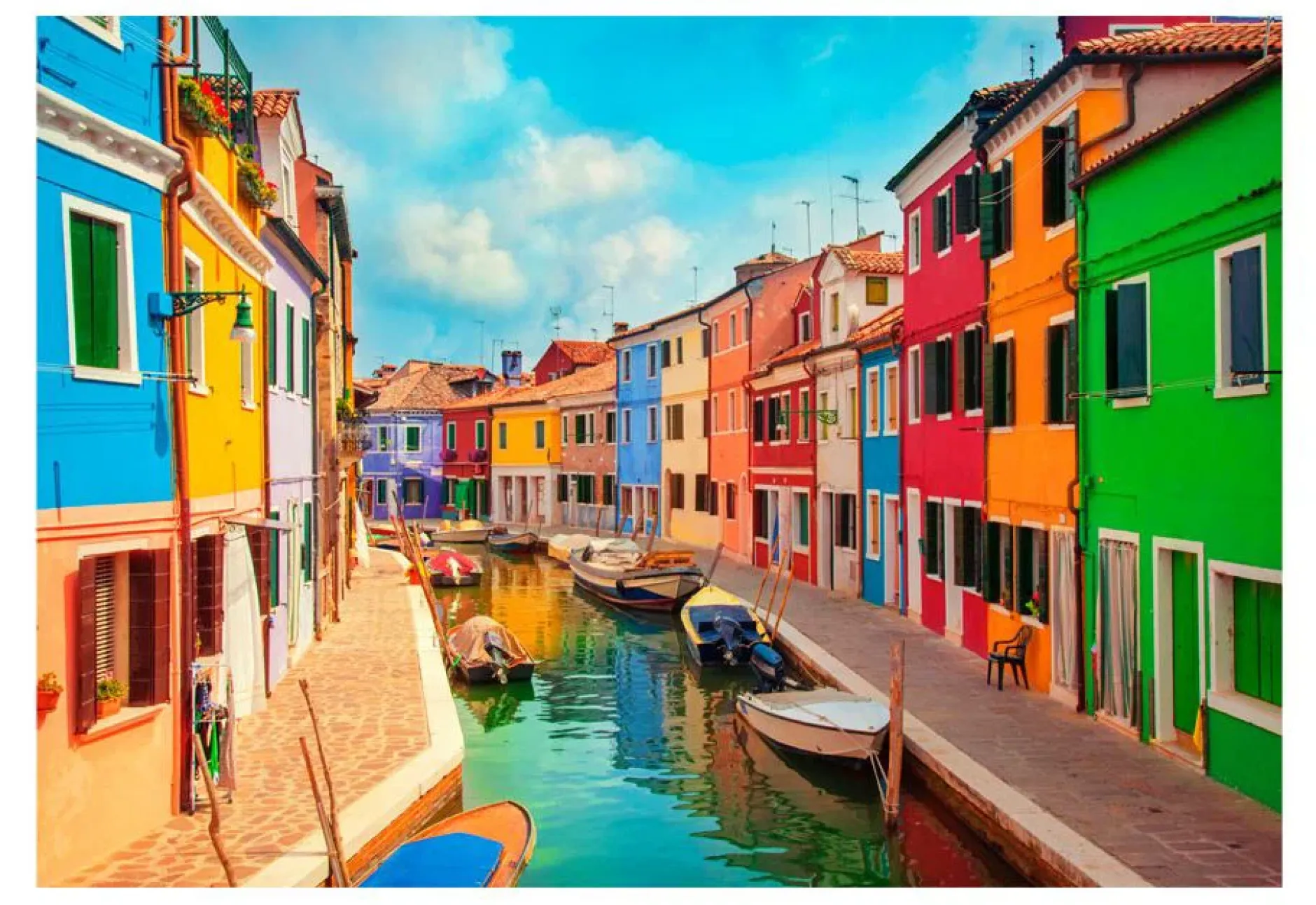 Tapete 'Colorful Canal in Burano'