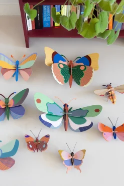 Wanddeko Papier 'Gedämpfte Flügel'