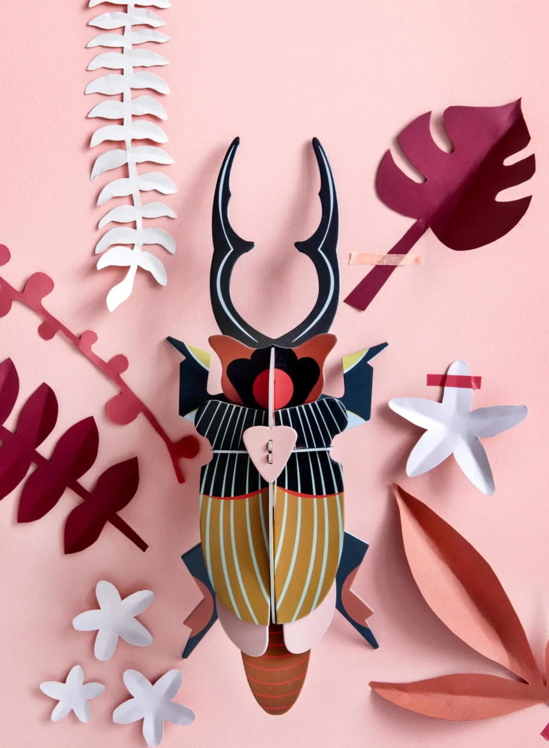 Wanddeko Papier 'Hirschkäfer'