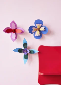Wanddeko Papier 'Leuchtende Papierblume'