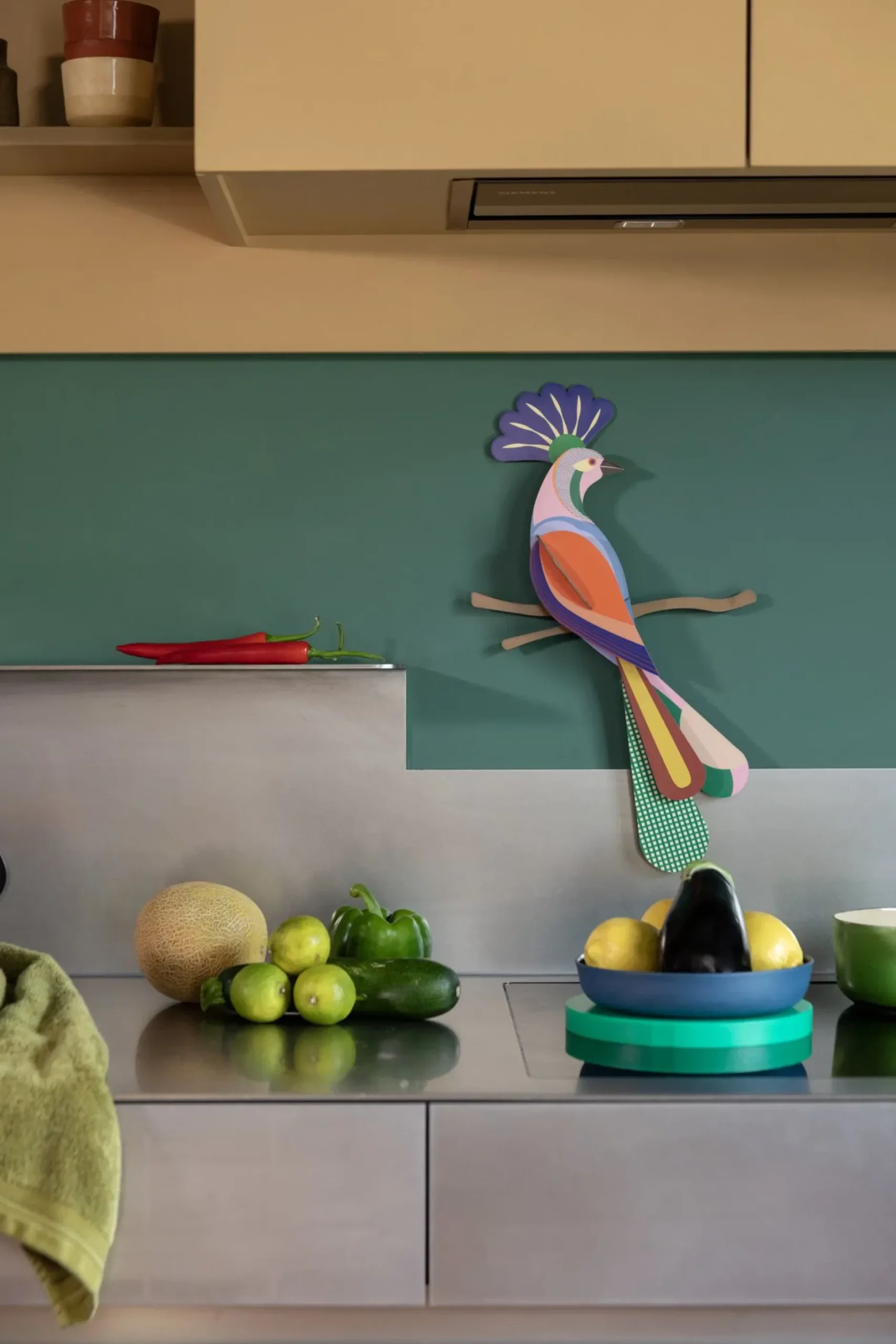 Wanddeko Papier 'Leuchtender Vogel'