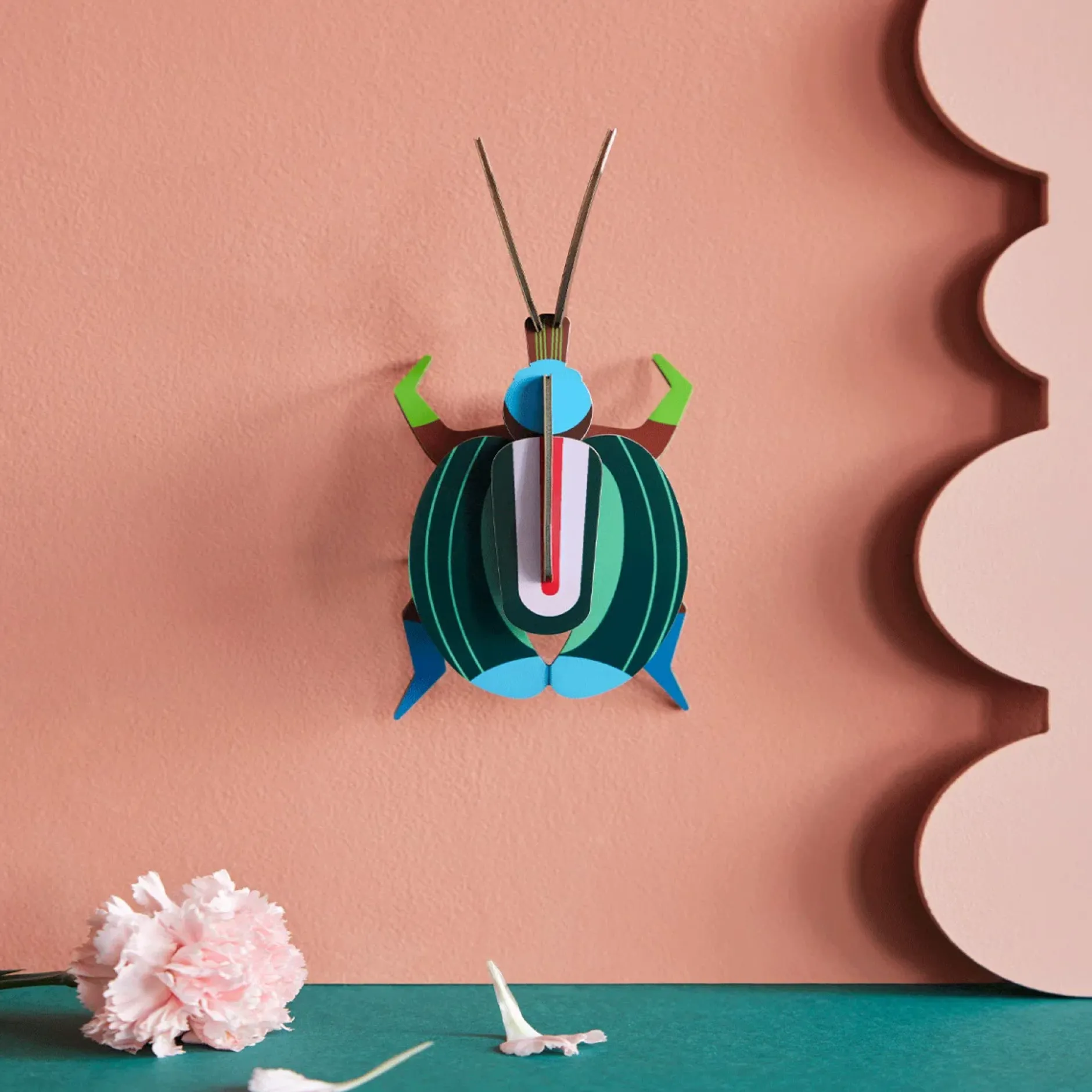 Wanddeko Papier 'Leuchtender Käfer'
